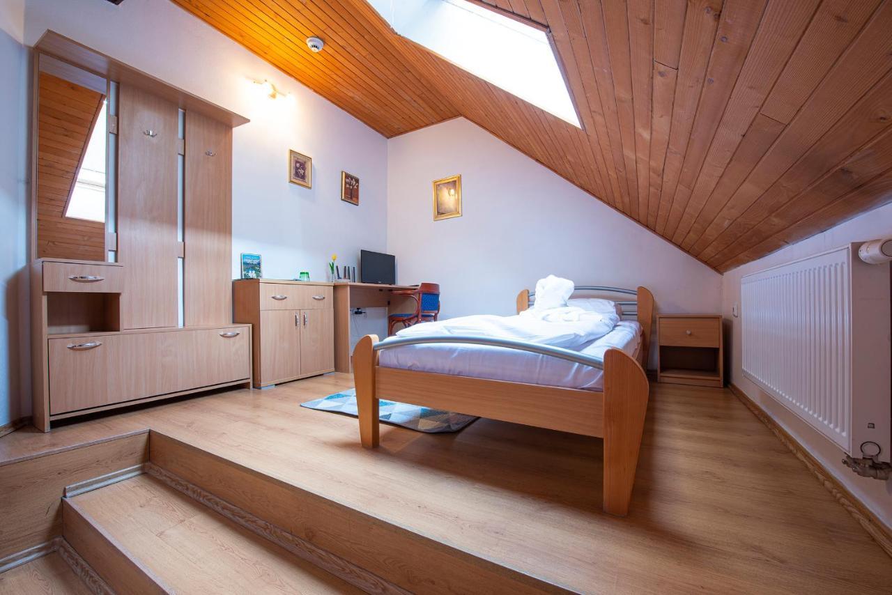 Hotel Penzion Familia Poprad Exterior foto